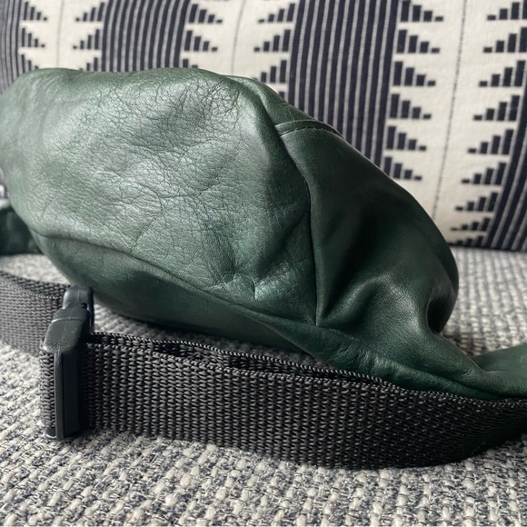 Vintage Green Leather Sling Bag - Picture 6 of 15